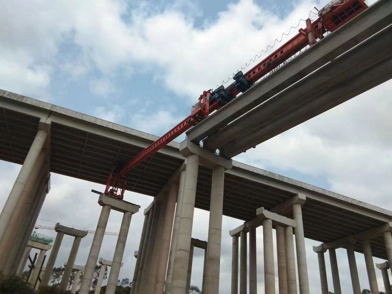 青海海西步履式架桥机厂家 步履式架桥机纵坡与横坡路况的调平技术及实践应用​