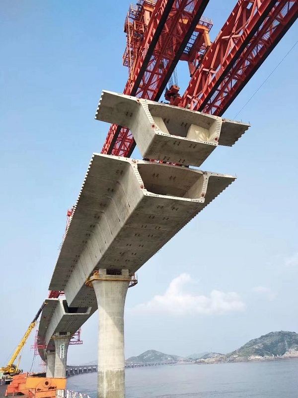 甘肃金昌单梁式架桥机厂家 单梁式架桥机梁片起吊与空中微调的实践逻辑及工程应用解析