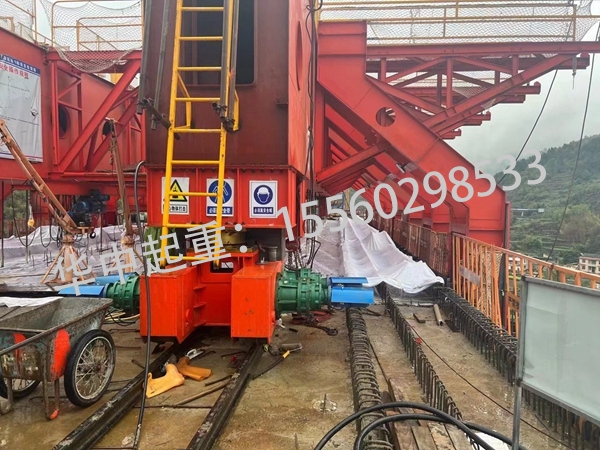32-900吨双梁上行式移动模架