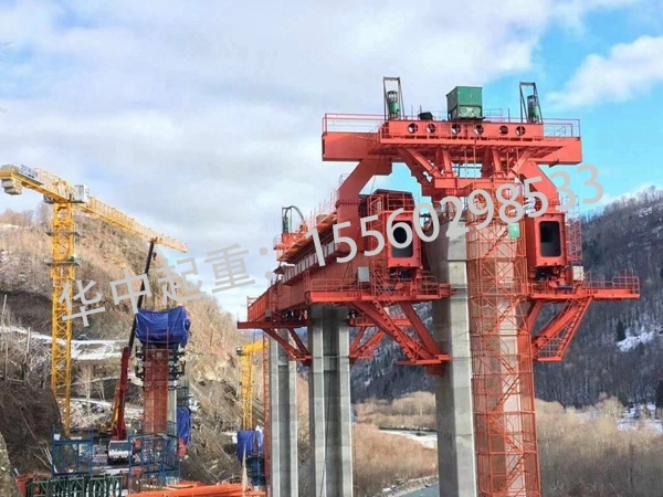 太原32-900双梁下行式移动模架